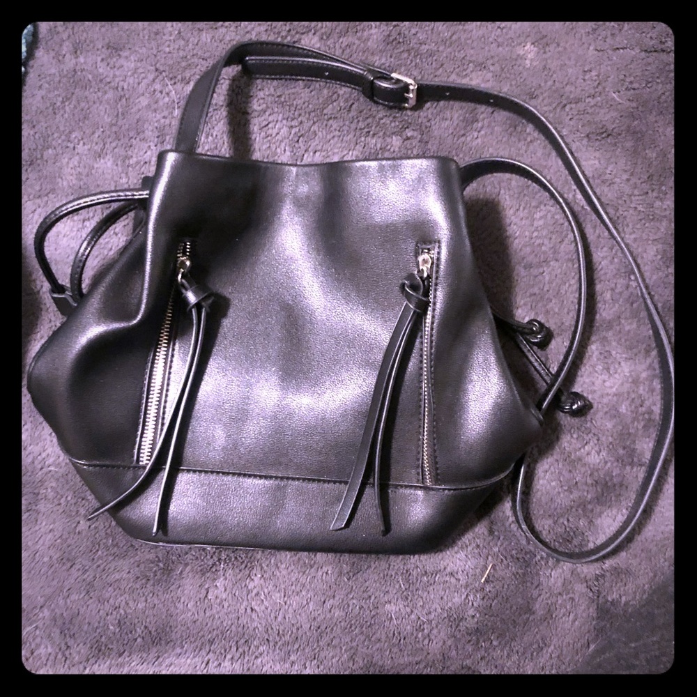 Express bucket purse